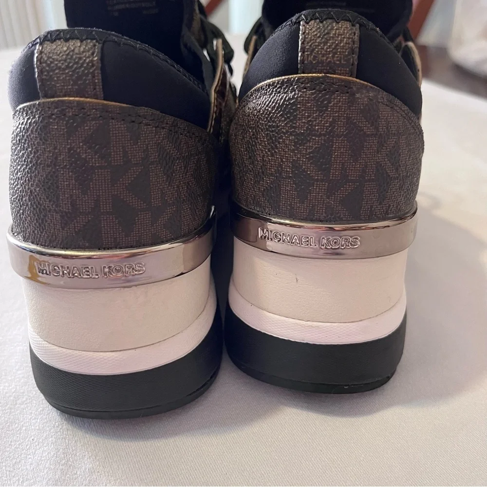 Michael Kors Sneakers Size 7 Black/Gold/Brown – Authentic